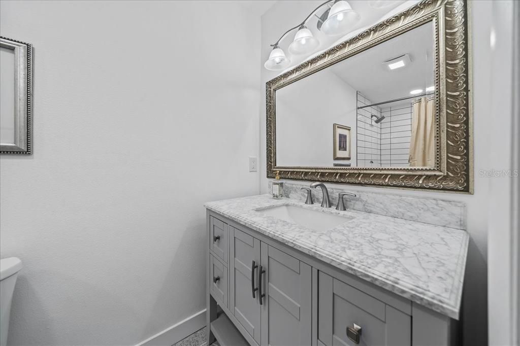 En Venta: $319,000 (4 camas, 2 baños, 1700 Pies cuadrados)