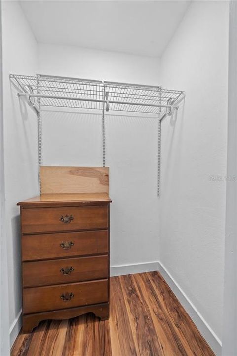 En Venta: $319,000 (4 camas, 2 baños, 1700 Pies cuadrados)