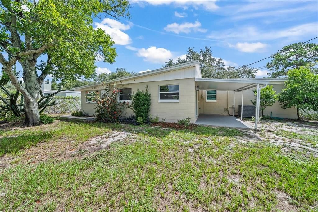 En Venta: $319,000 (4 camas, 2 baños, 1700 Pies cuadrados)