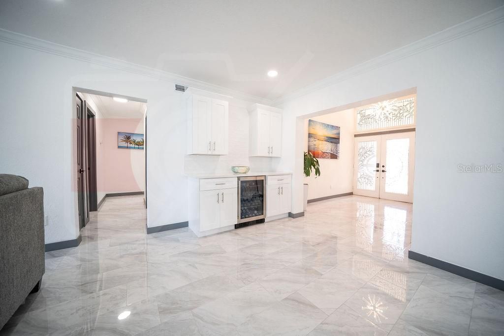 En Venta: $2,188,000 (3 camas, 3 baños, 2430 Pies cuadrados)