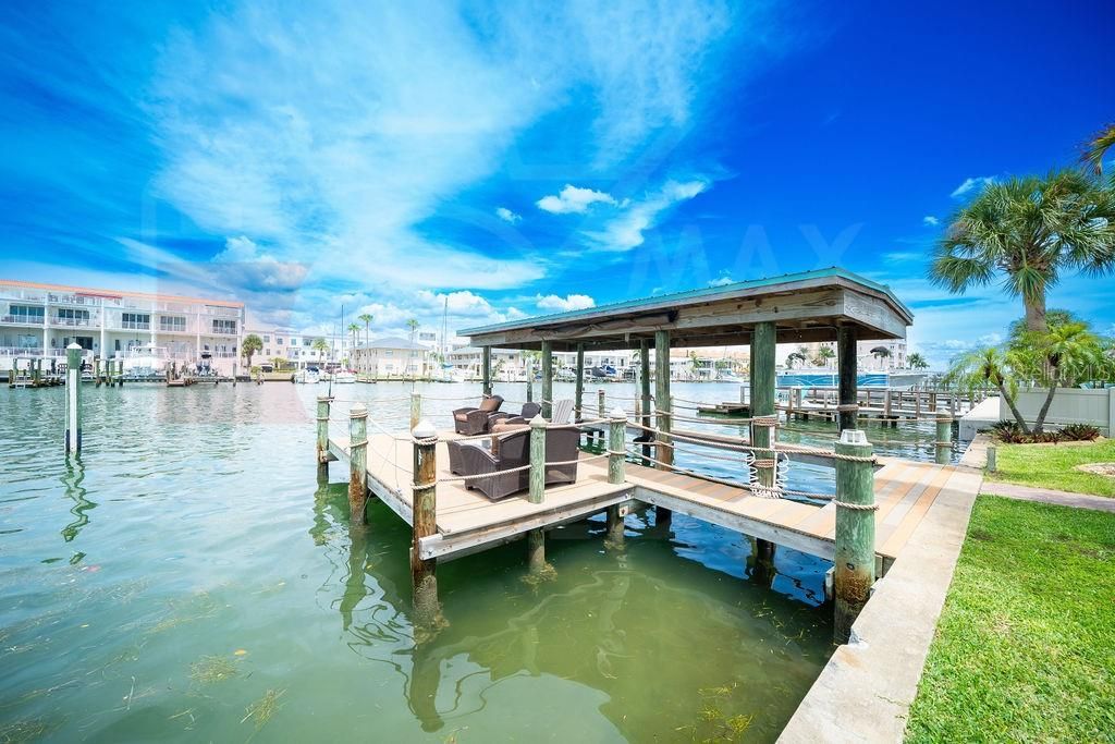 En Venta: $2,188,000 (3 camas, 3 baños, 2430 Pies cuadrados)