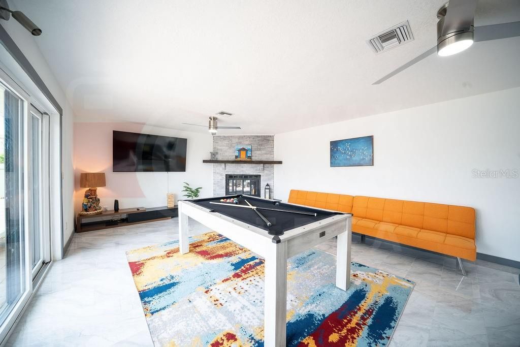 En Venta: $2,188,000 (3 camas, 3 baños, 2430 Pies cuadrados)