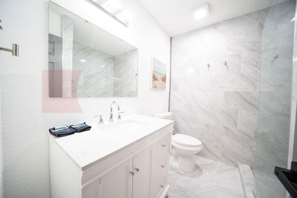 En Venta: $2,188,000 (3 camas, 3 baños, 2430 Pies cuadrados)