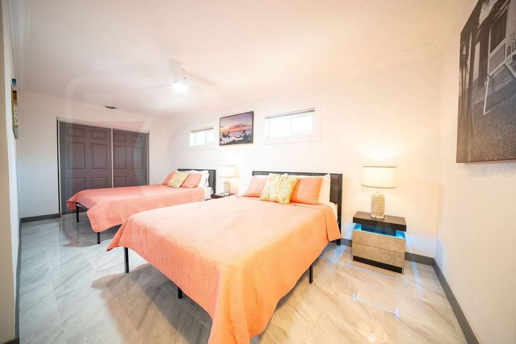 En Venta: $2,188,000 (3 camas, 3 baños, 2430 Pies cuadrados)