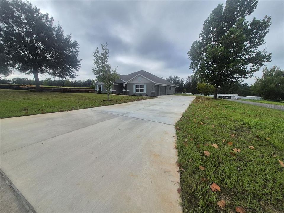 For Sale: $610,450 (4 beds, 3 baths, 3000 Square Feet)