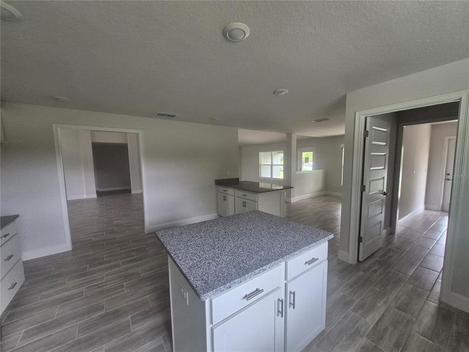 For Sale: $610,450 (4 beds, 3 baths, 3000 Square Feet)