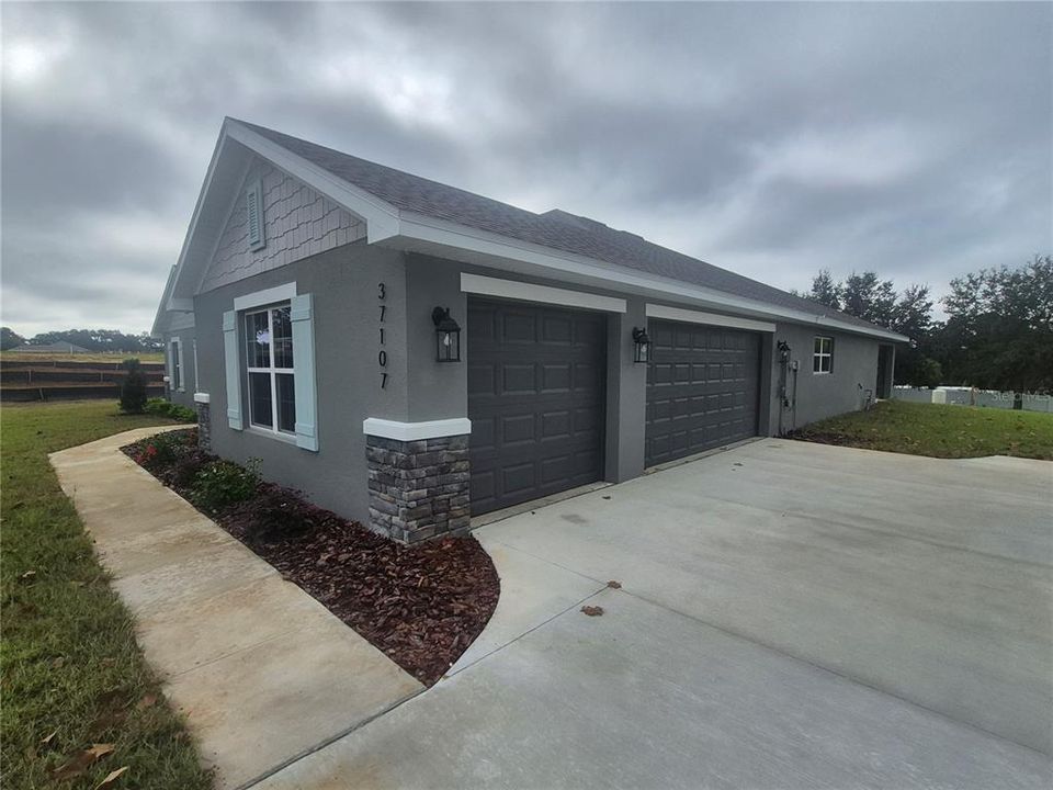 For Sale: $610,450 (4 beds, 3 baths, 3000 Square Feet)