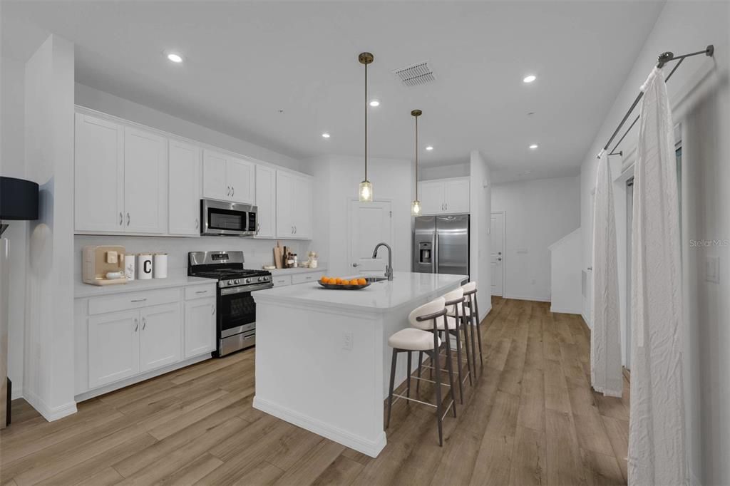 Active With Contract: $349,990 (3 beds, 2 baths, 1639 Square Feet)