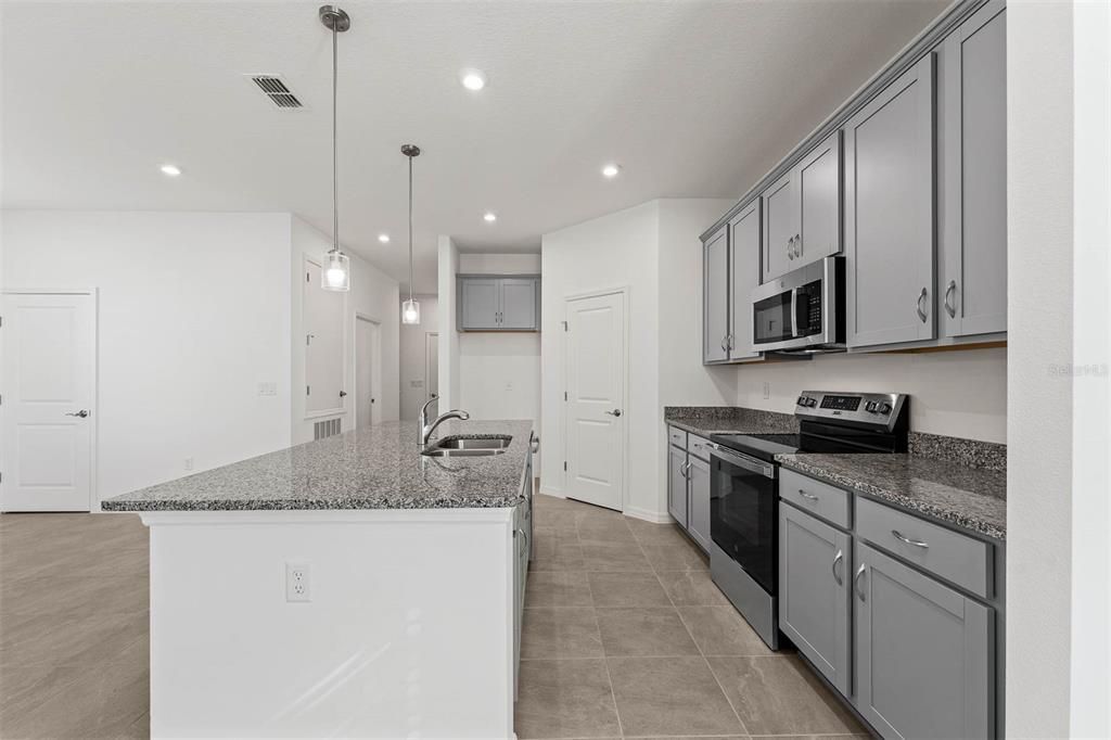 Active With Contract: $349,990 (3 beds, 2 baths, 1639 Square Feet)