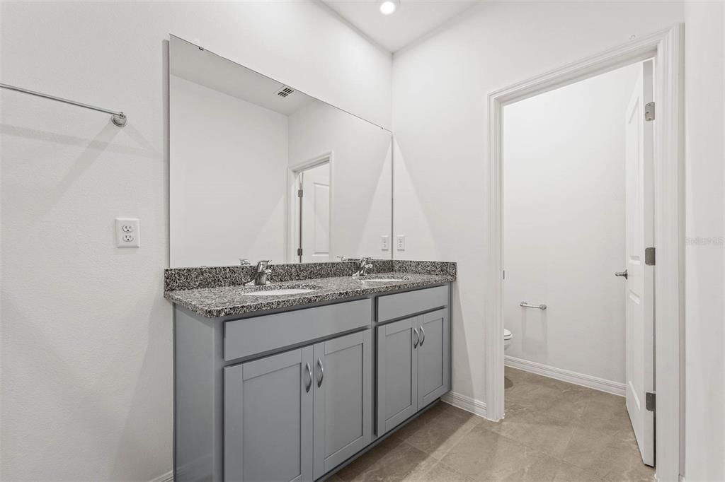 Active With Contract: $349,990 (3 beds, 2 baths, 1639 Square Feet)