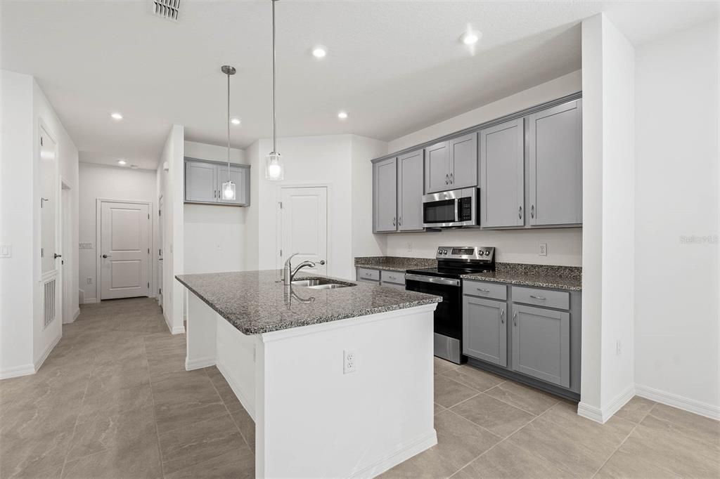 Active With Contract: $349,990 (3 beds, 2 baths, 1639 Square Feet)