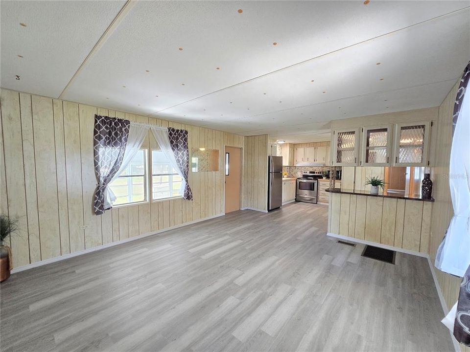 待售: $158,500 (2 贝兹, 2 浴室, 840 平方英尺)