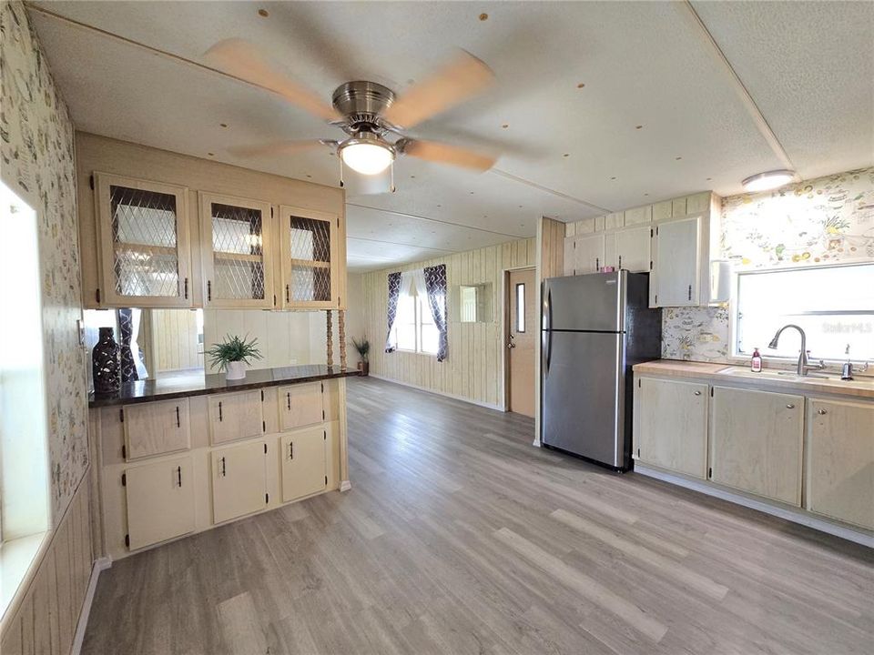 待售: $158,500 (2 贝兹, 2 浴室, 840 平方英尺)