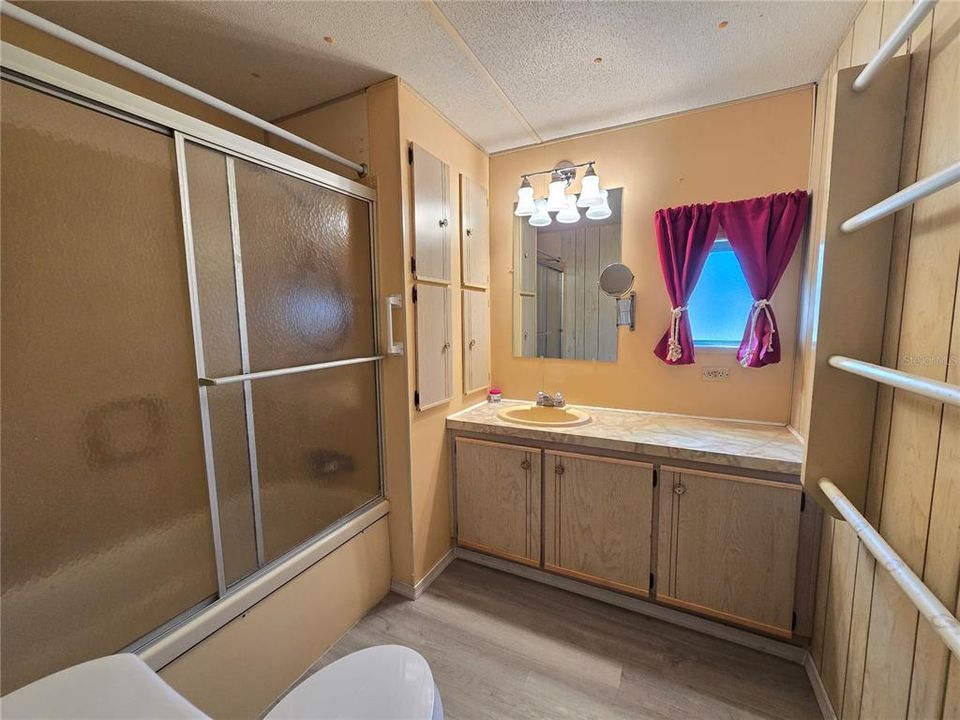 待售: $158,500 (2 贝兹, 2 浴室, 840 平方英尺)