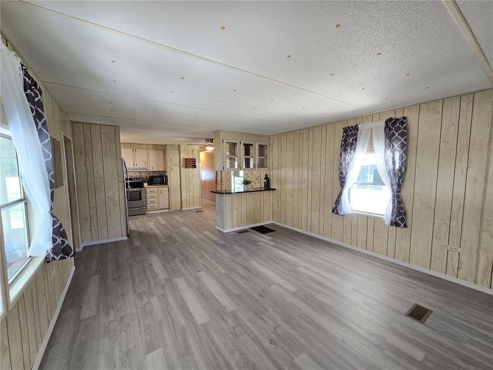 待售: $158,500 (2 贝兹, 2 浴室, 840 平方英尺)