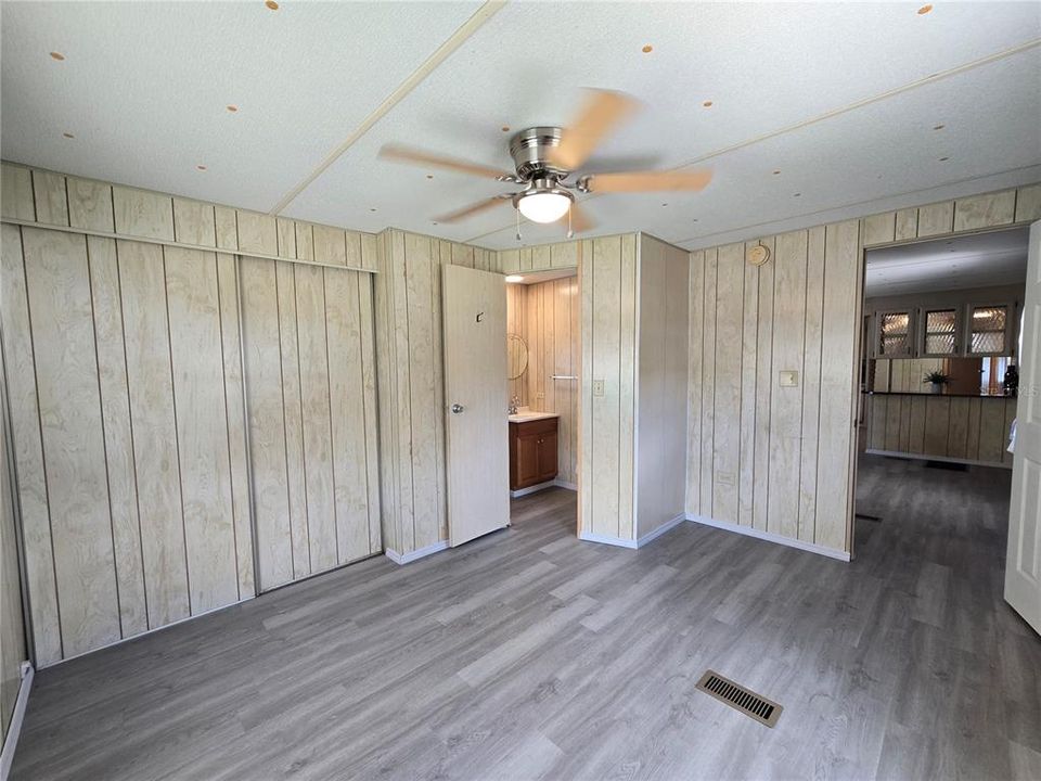 待售: $158,500 (2 贝兹, 2 浴室, 840 平方英尺)