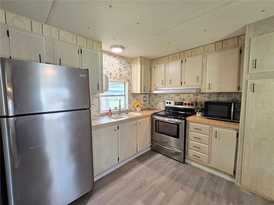 待售: $158,500 (2 贝兹, 2 浴室, 840 平方英尺)