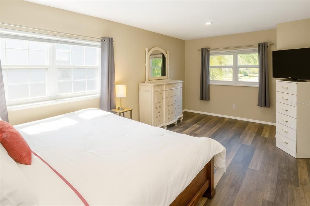 For Rent: $4,800 (5 beds, 3 baths, 2105 Square Feet)