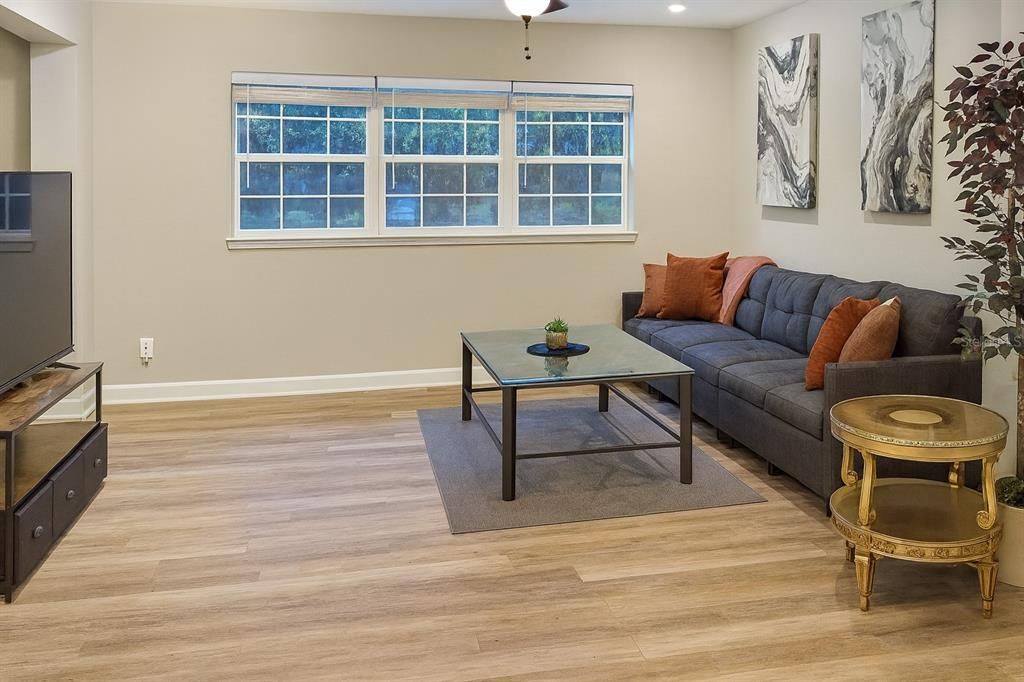 For Rent: $4,800 (5 beds, 3 baths, 2105 Square Feet)