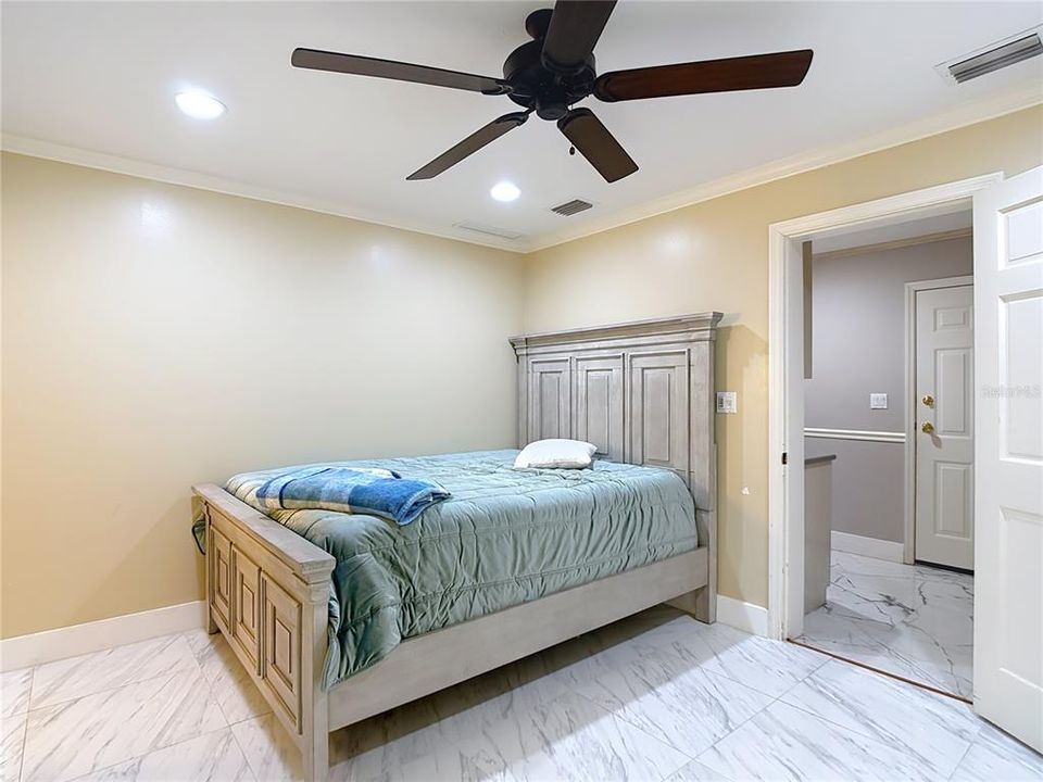 待售: $798,000 (5 贝兹, 3 浴室, 4333 平方英尺)