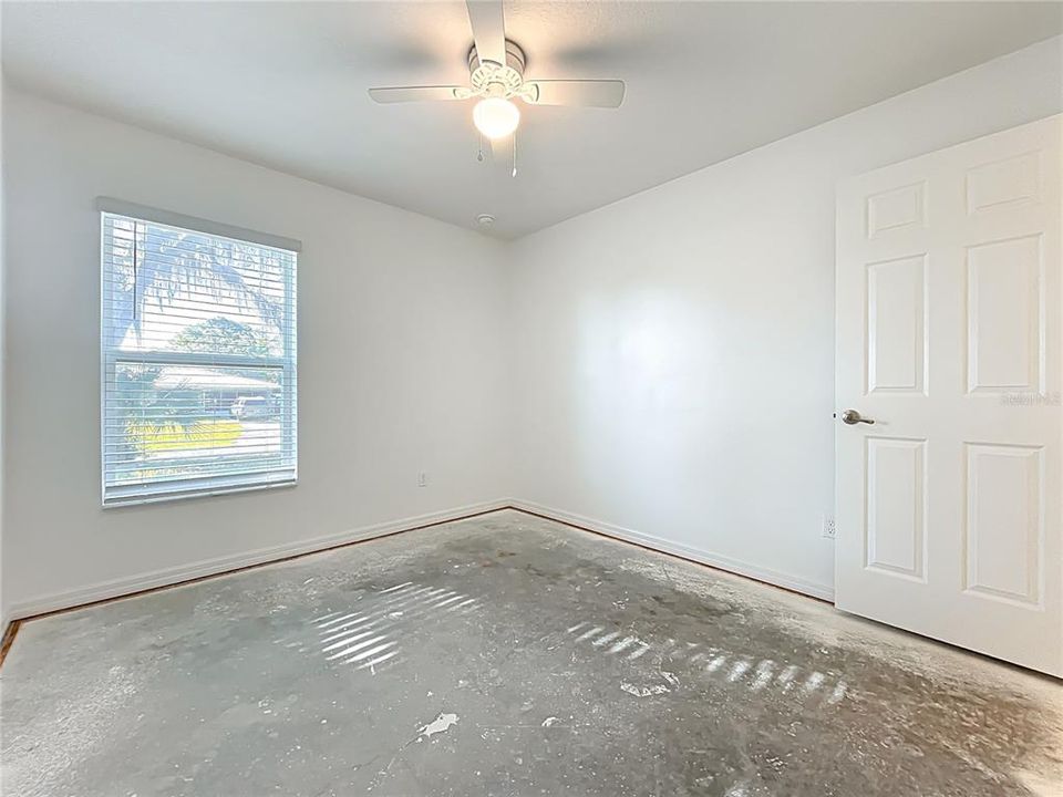 Active With Contract: $305,000 (3 beds, 2 baths, 1454 Square Feet)