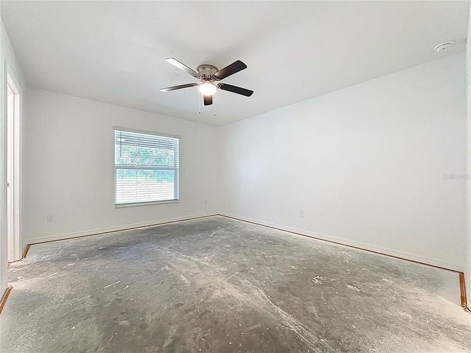 Active With Contract: $305,000 (3 beds, 2 baths, 1454 Square Feet)
