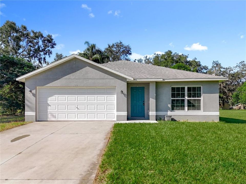 Active With Contract: $305,000 (3 beds, 2 baths, 1454 Square Feet)