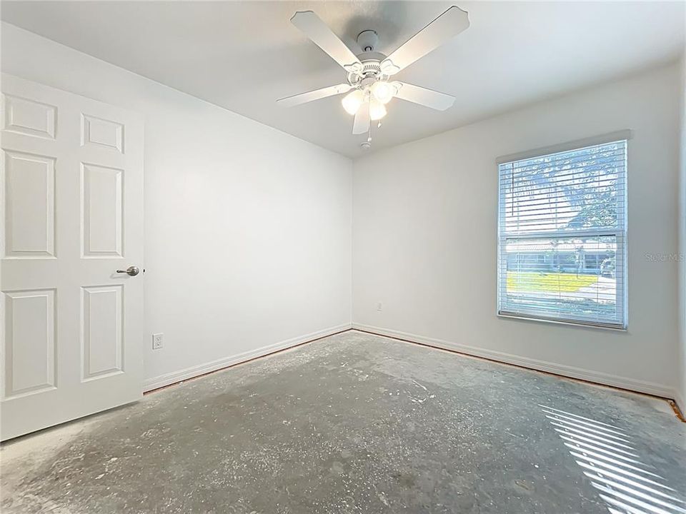 Active With Contract: $305,000 (3 beds, 2 baths, 1454 Square Feet)