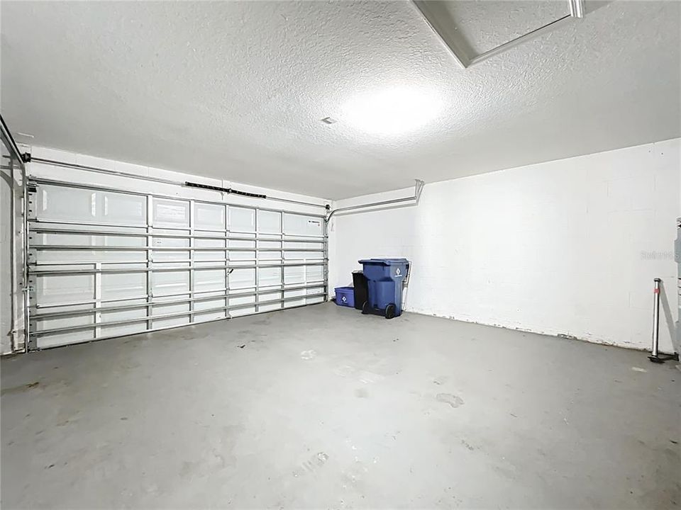 Active With Contract: $305,000 (3 beds, 2 baths, 1454 Square Feet)