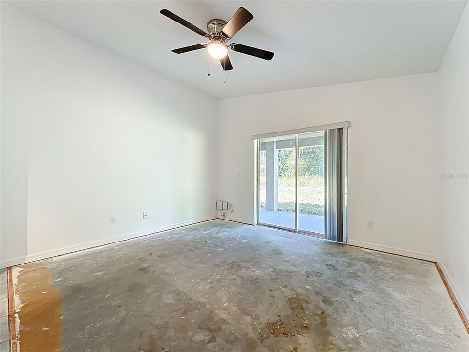 Active With Contract: $305,000 (3 beds, 2 baths, 1454 Square Feet)