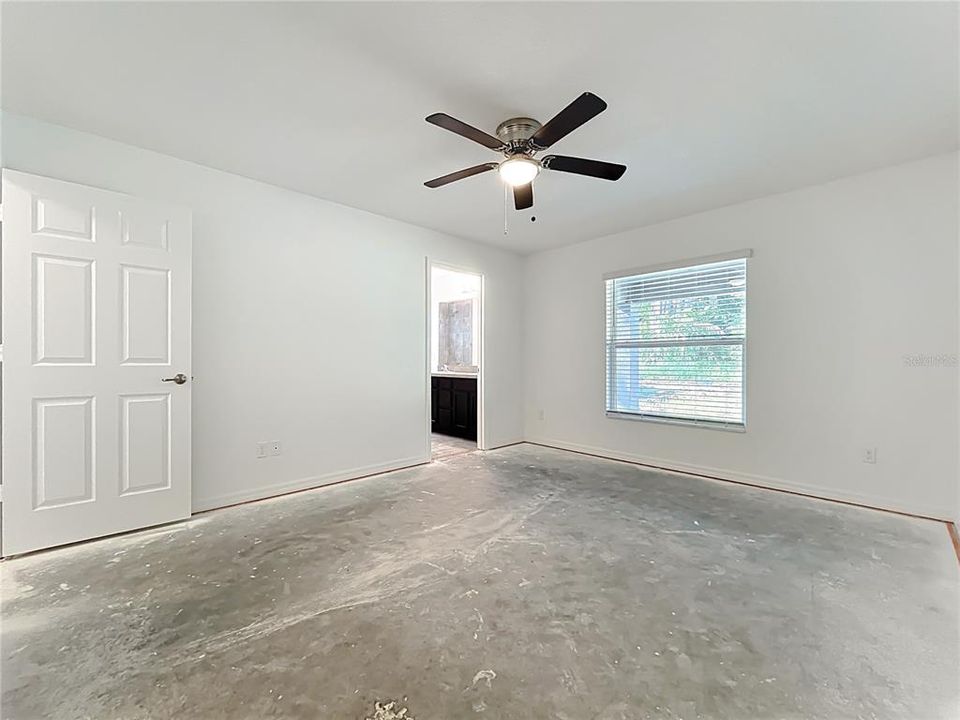 Active With Contract: $305,000 (3 beds, 2 baths, 1454 Square Feet)