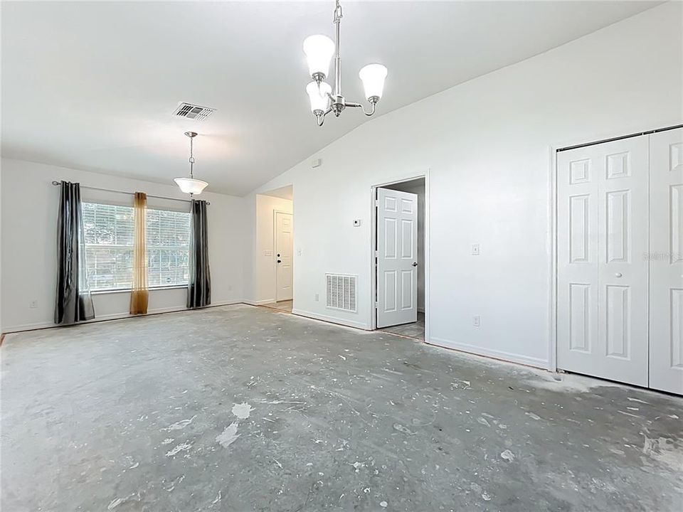 Active With Contract: $305,000 (3 beds, 2 baths, 1454 Square Feet)