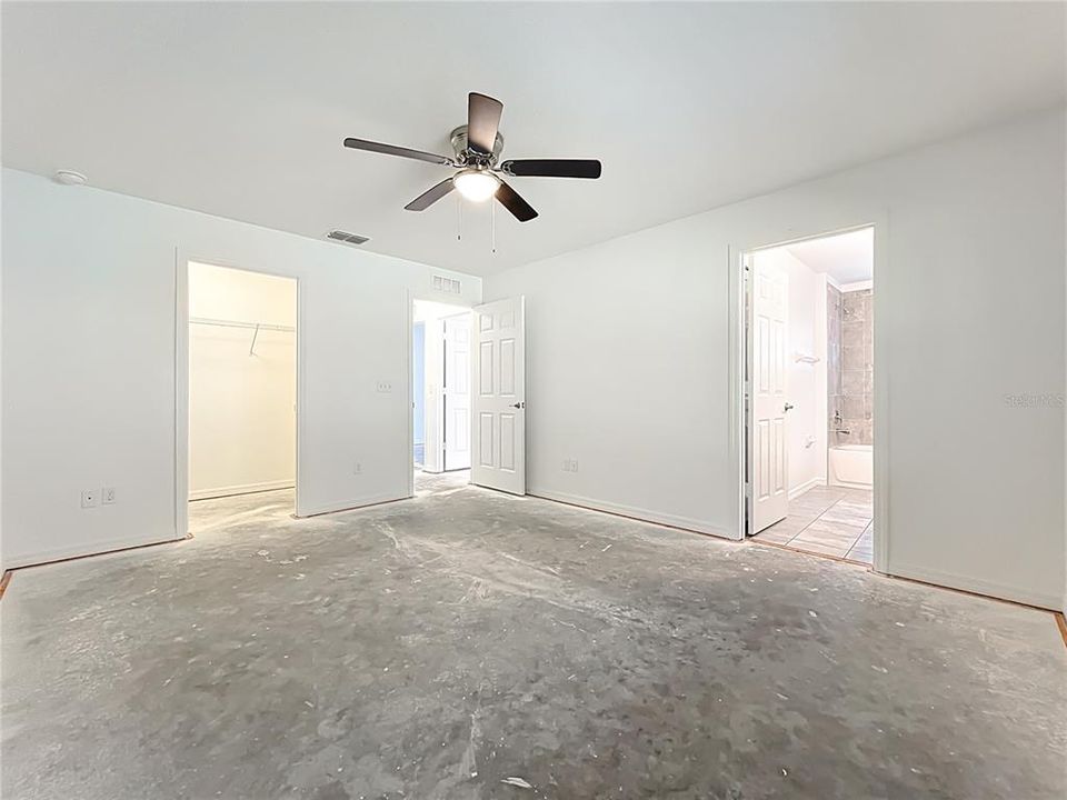 Active With Contract: $305,000 (3 beds, 2 baths, 1454 Square Feet)