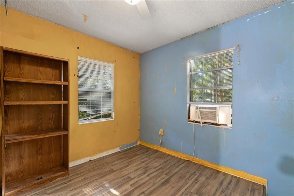 待售: $229,900 (5 贝兹, 4 浴室, 1636 平方英尺)