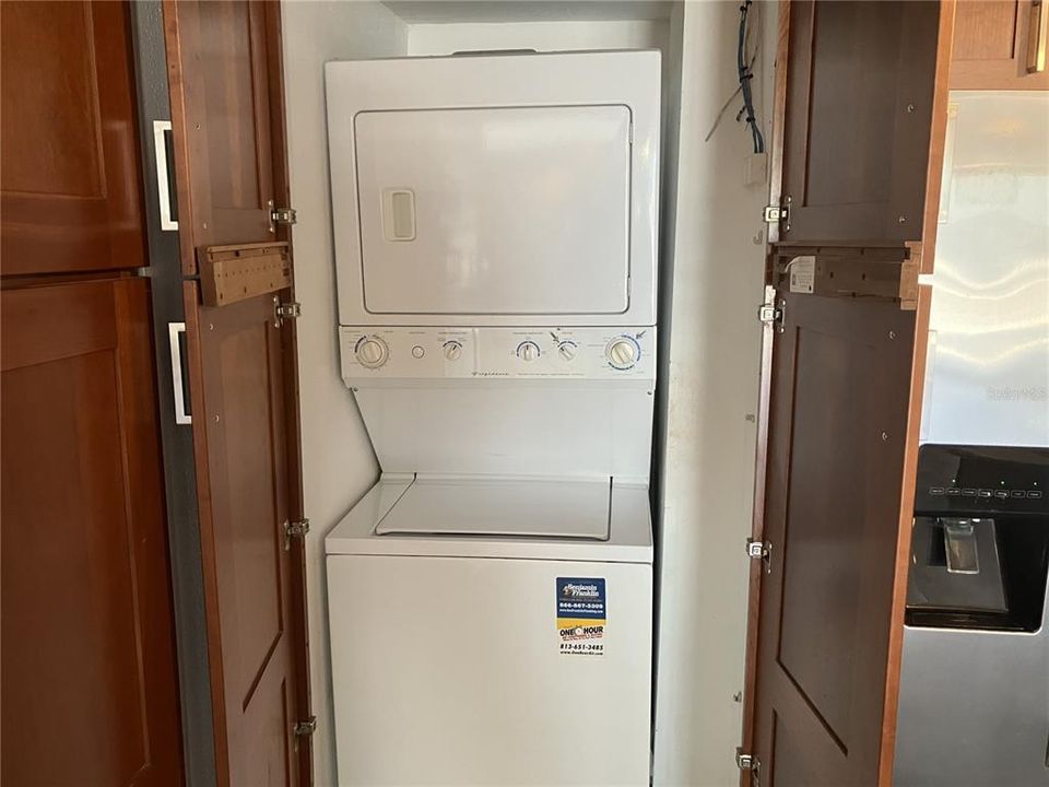 Active With Contract: $3,100 (2 beds, 2 baths, 1528 Square Feet)