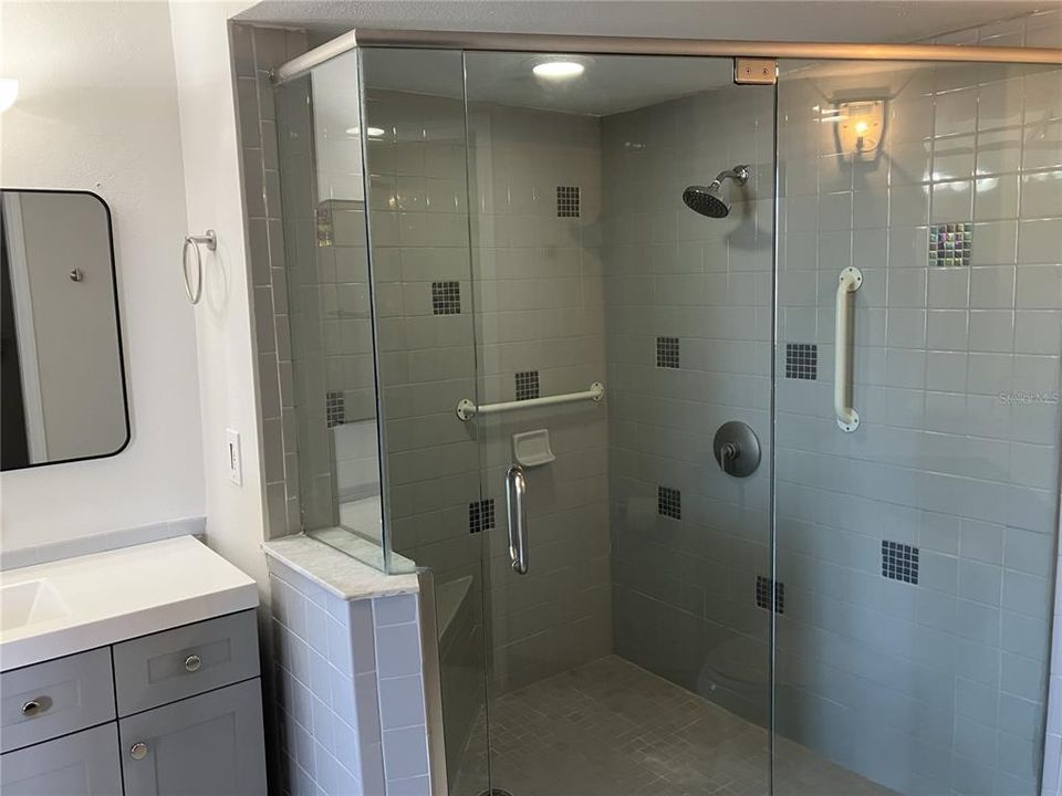 Active With Contract: $3,100 (2 beds, 2 baths, 1528 Square Feet)