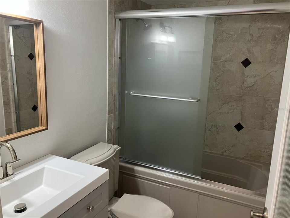 Active With Contract: $3,100 (2 beds, 2 baths, 1528 Square Feet)