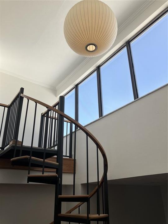 Active With Contract: $3,100 (2 beds, 2 baths, 1528 Square Feet)