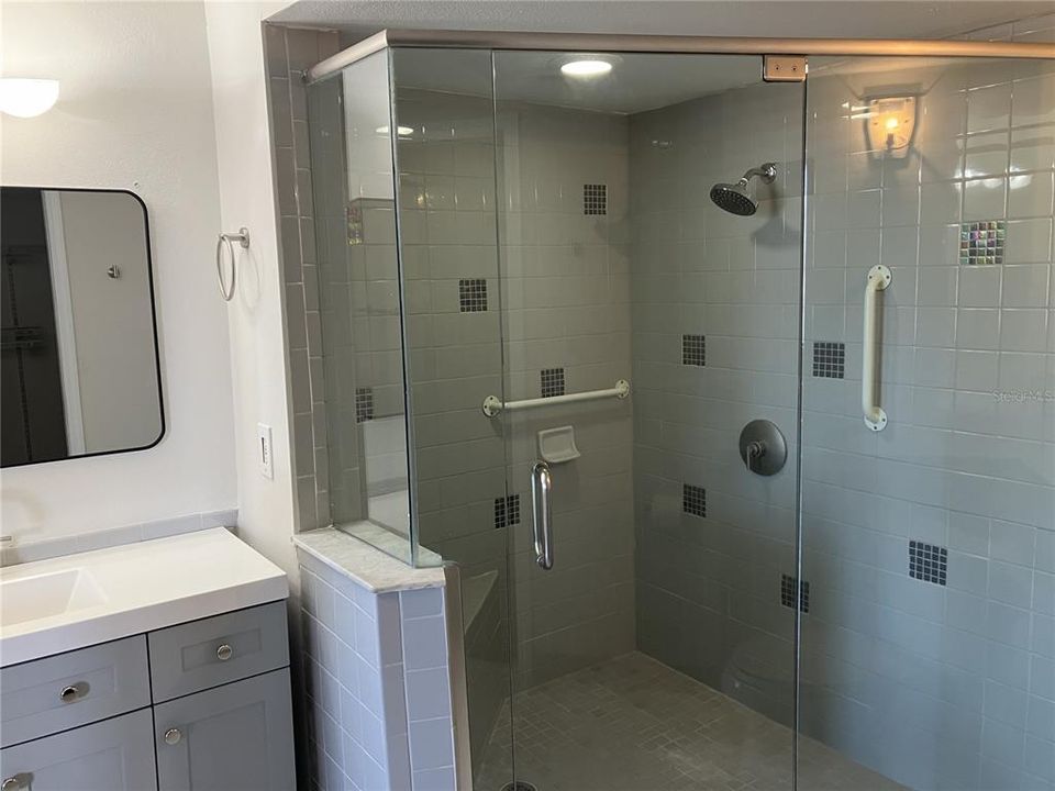 Active With Contract: $3,100 (2 beds, 2 baths, 1528 Square Feet)