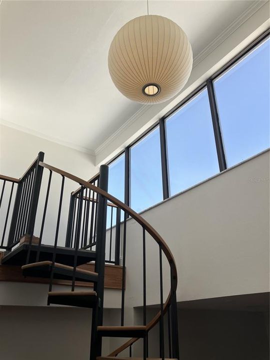 Active With Contract: $3,100 (2 beds, 2 baths, 1528 Square Feet)