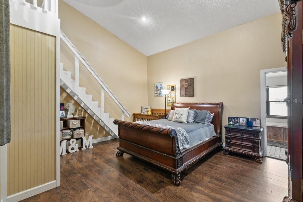 合同活跃: $525,000 (3 贝兹, 2 浴室, 2112 平方英尺)