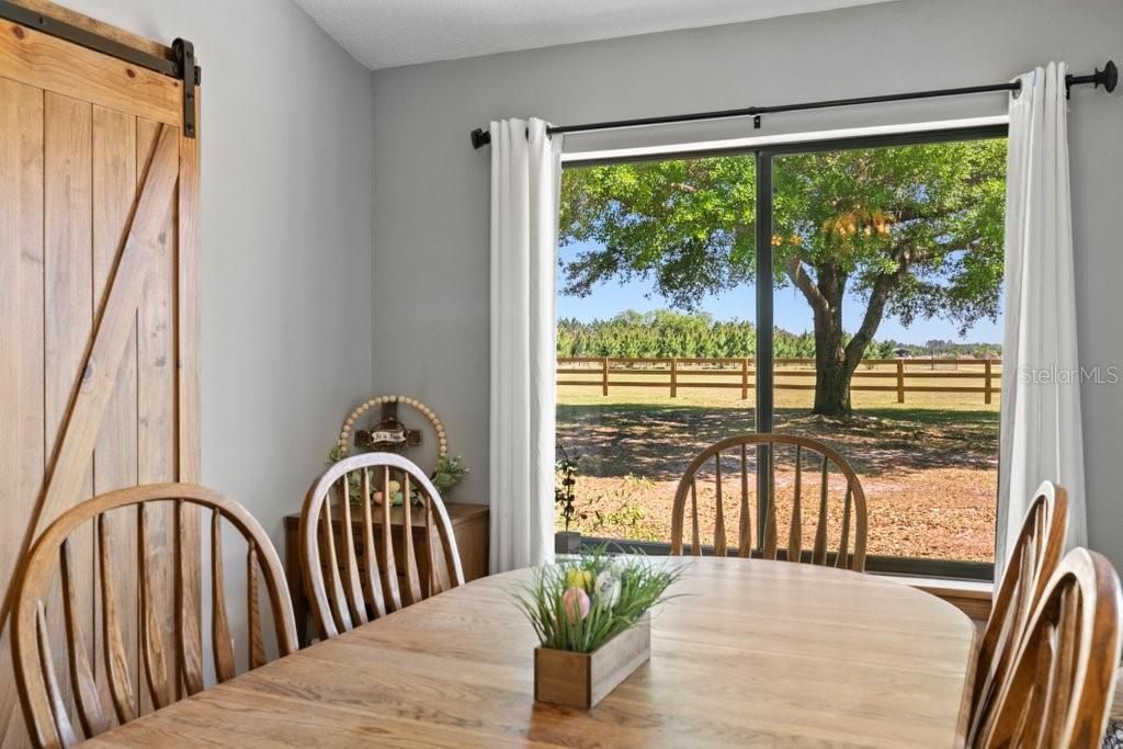 合同活跃: $525,000 (3 贝兹, 2 浴室, 2112 平方英尺)