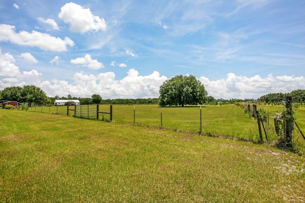 合同活跃: $525,000 (3 贝兹, 2 浴室, 2112 平方英尺)