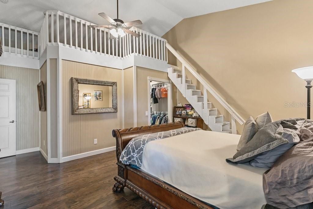 合同活跃: $525,000 (3 贝兹, 2 浴室, 2112 平方英尺)