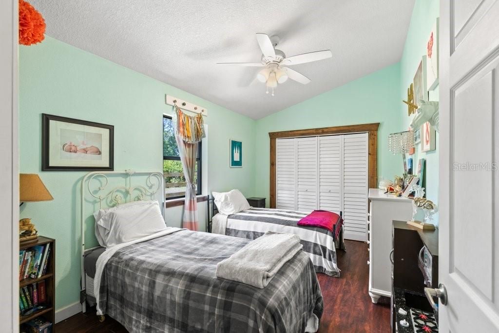 合同活跃: $525,000 (3 贝兹, 2 浴室, 2112 平方英尺)