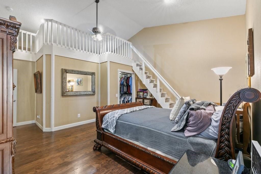 合同活跃: $525,000 (3 贝兹, 2 浴室, 2112 平方英尺)