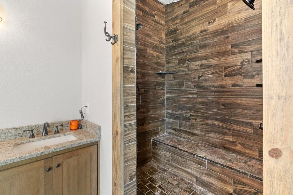 合同活跃: $525,000 (3 贝兹, 2 浴室, 2112 平方英尺)