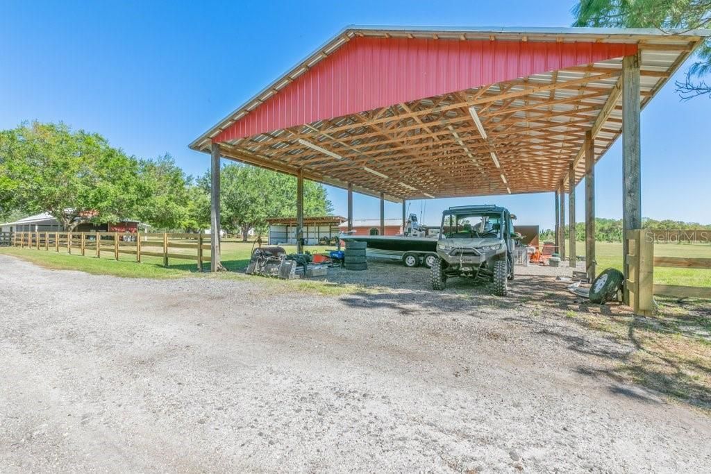 合同活跃: $525,000 (3 贝兹, 2 浴室, 2112 平方英尺)