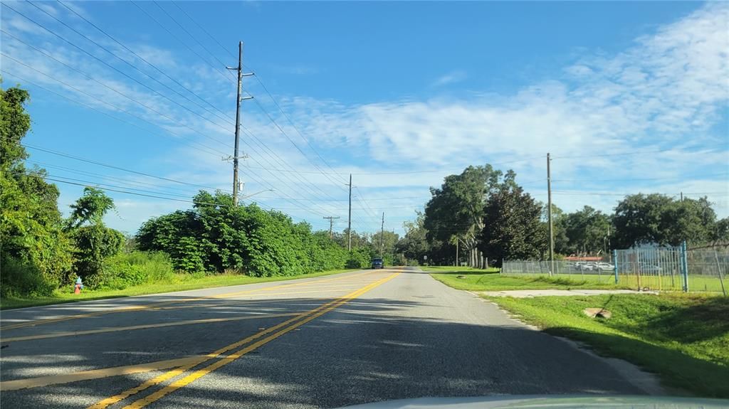 На продажу: $1,900,000 (4.44 acres)