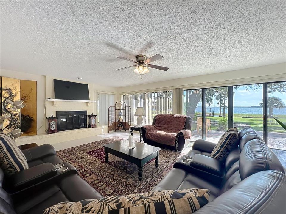 待售: $750,000 (4 贝兹, 3 浴室, 2470 平方英尺)